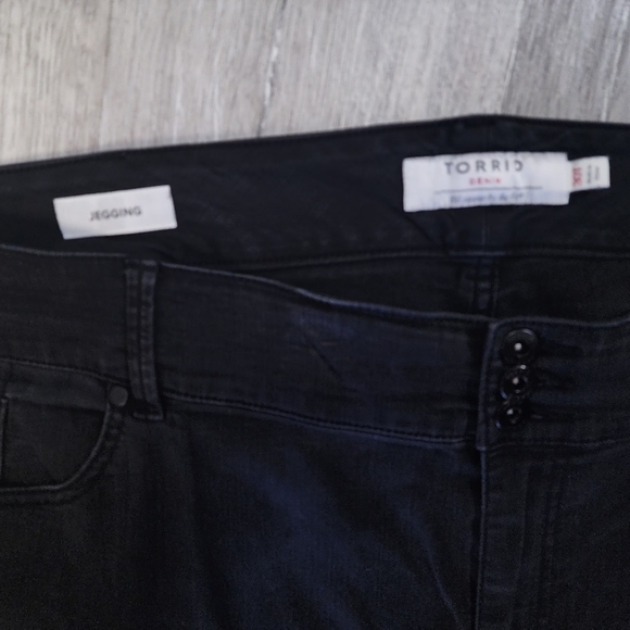 TORRID 3 Button Black Wide-Leg JEGGING⭐️ GREAT Shape ⭐️ Size 30 Tall - Picture 2 of 5